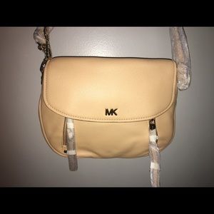 Michael Kors butternut purse “Evie”